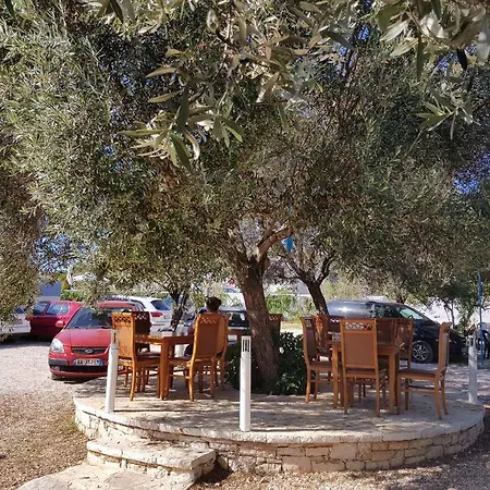 بيت ضيافة Vila Klejdi كساميل